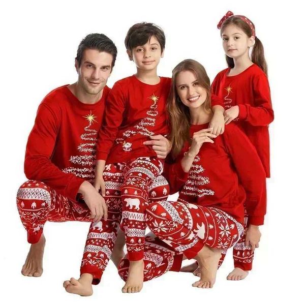 2024 New Family Christmas Outfits Mom Dad Kids Matching Pajamas Set Baby Dog Romper Soft Loose Clothing Sets Sleepwear Xmas Look LX241017