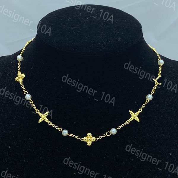 designer necklaces for women&#039;s Elegant 18K gold flower diamonds Valentine&#039;s Day Mother&#039;s Day Engagement luisses Jewellery sil