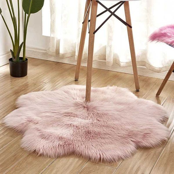 Carpets Plum Blossom Shape Soft Faux Fur Wool Fluffy Rugs Anti-Skid Shaggy Area Rug Dining Room Home Bedroom Carpet Floor Mat 45X45CM J24111