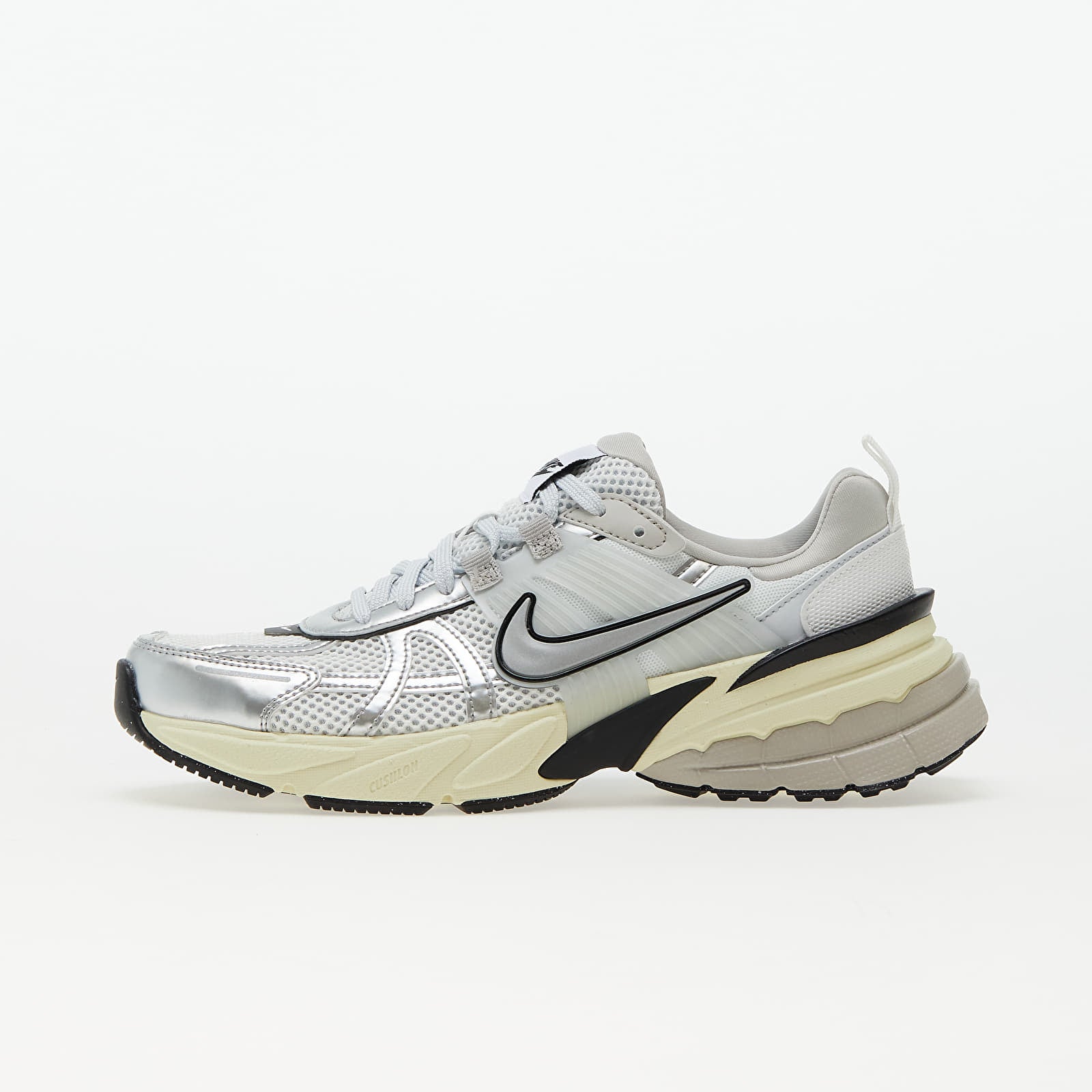 Sneakers Nike V2K Run Summit White- Metallic Silver EUR 36