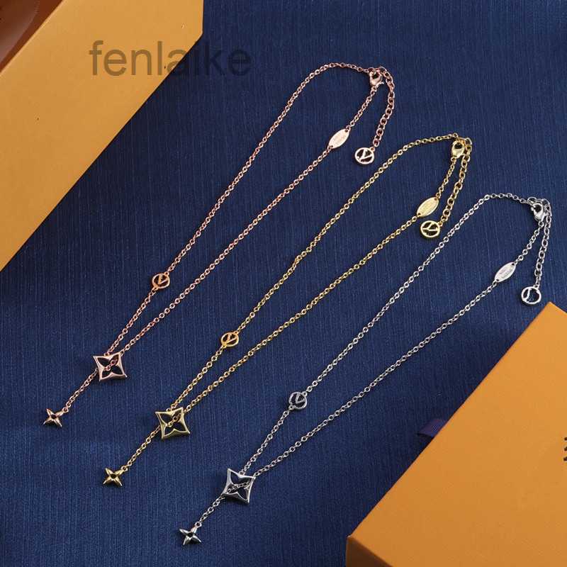 Designer 2024choker womens necklace love jewelry gold pendant necklace flower stainless steel jewlery fashion chain necklaces designer gifts