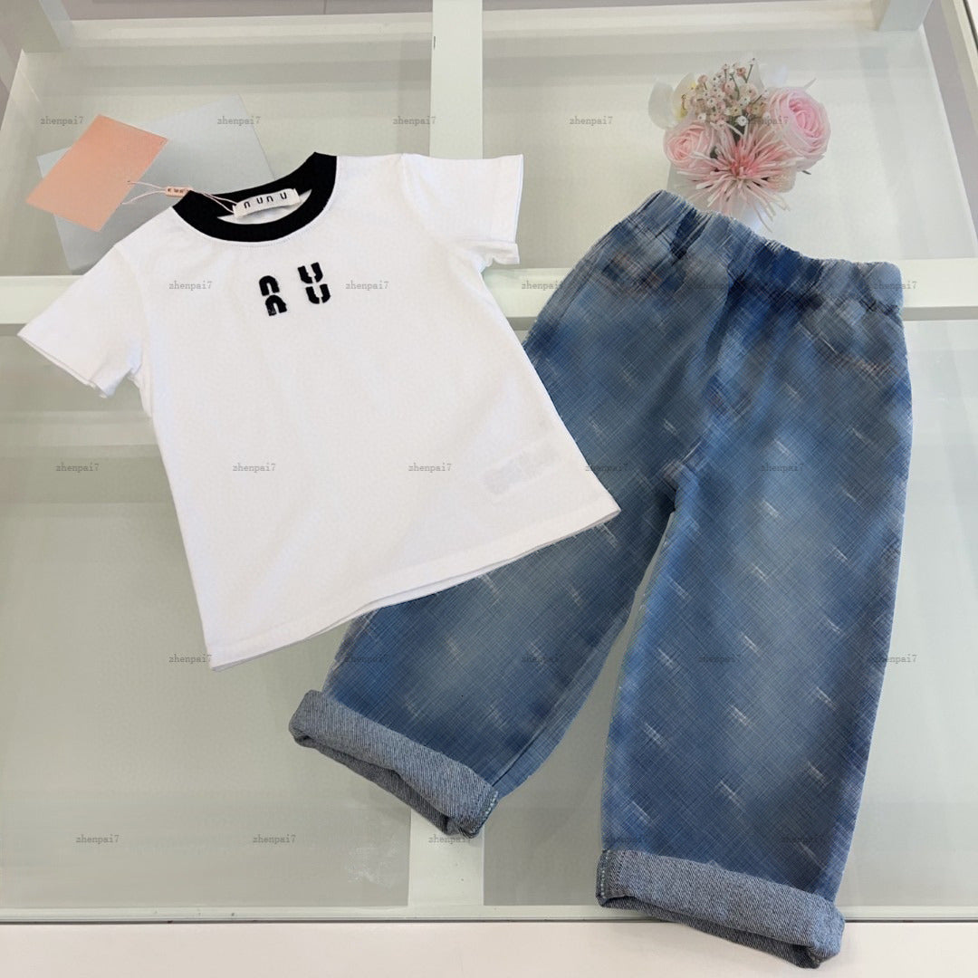 Top girls T-shirt set Black collar Summer two-piece baby tracksuits kids designer clothes T-shirt and jeans A153X05N149