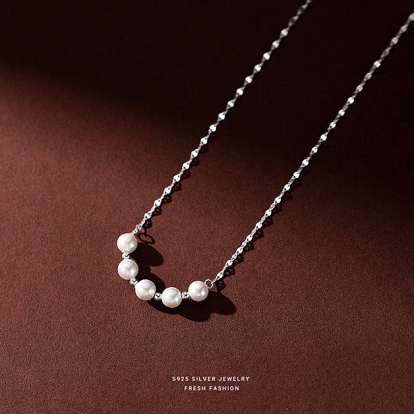 925 collares de cadena con detalles de plata de ley.