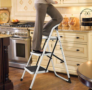 Lightweight Foldable 3-Step Ladder with 330-Lb Capacity