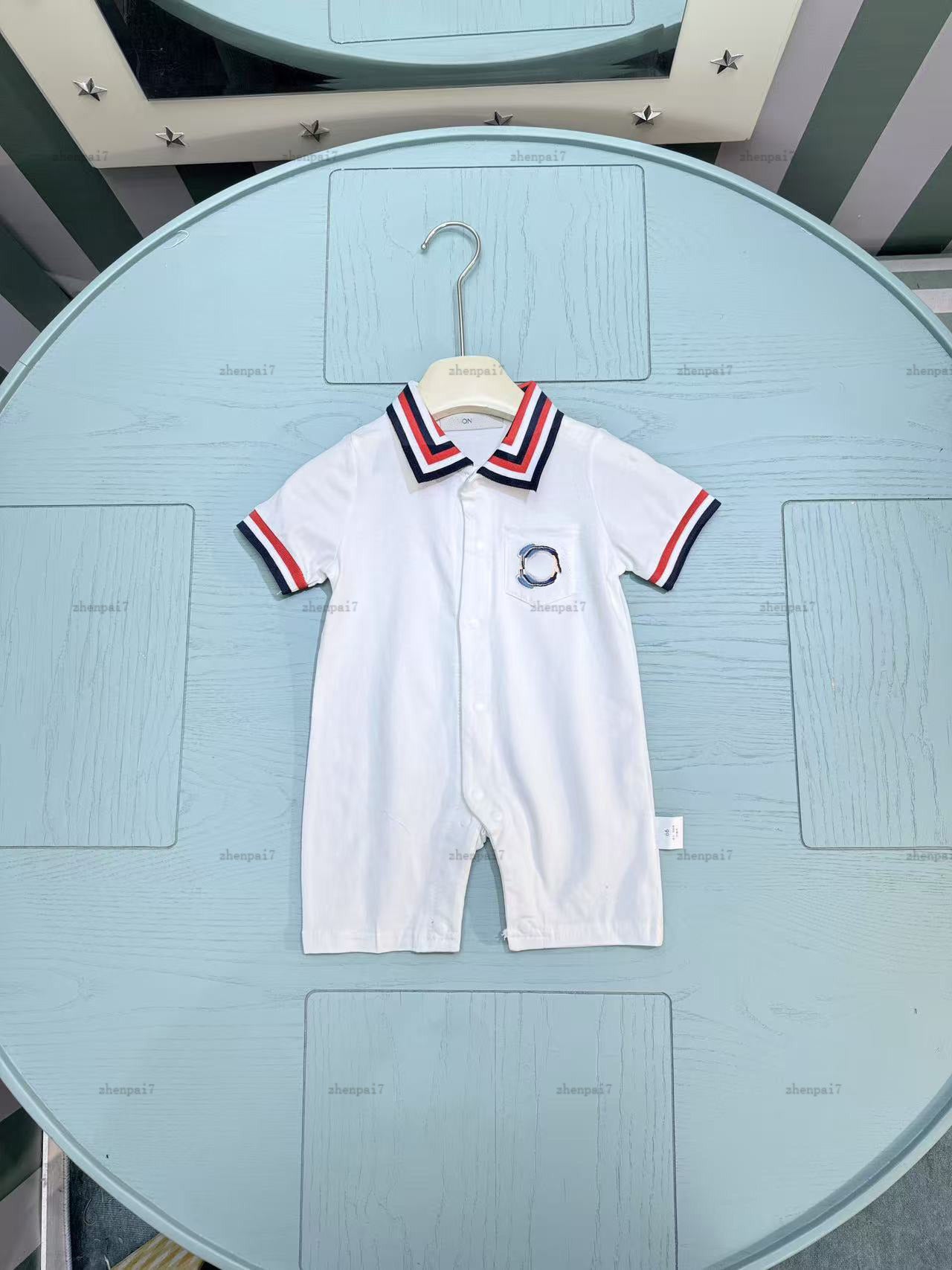 Top newborn jumpsuits Embroidered badge kids romper designer Baby toddler clothing Summer Short sleeve infant bodysuit A132X04N080
