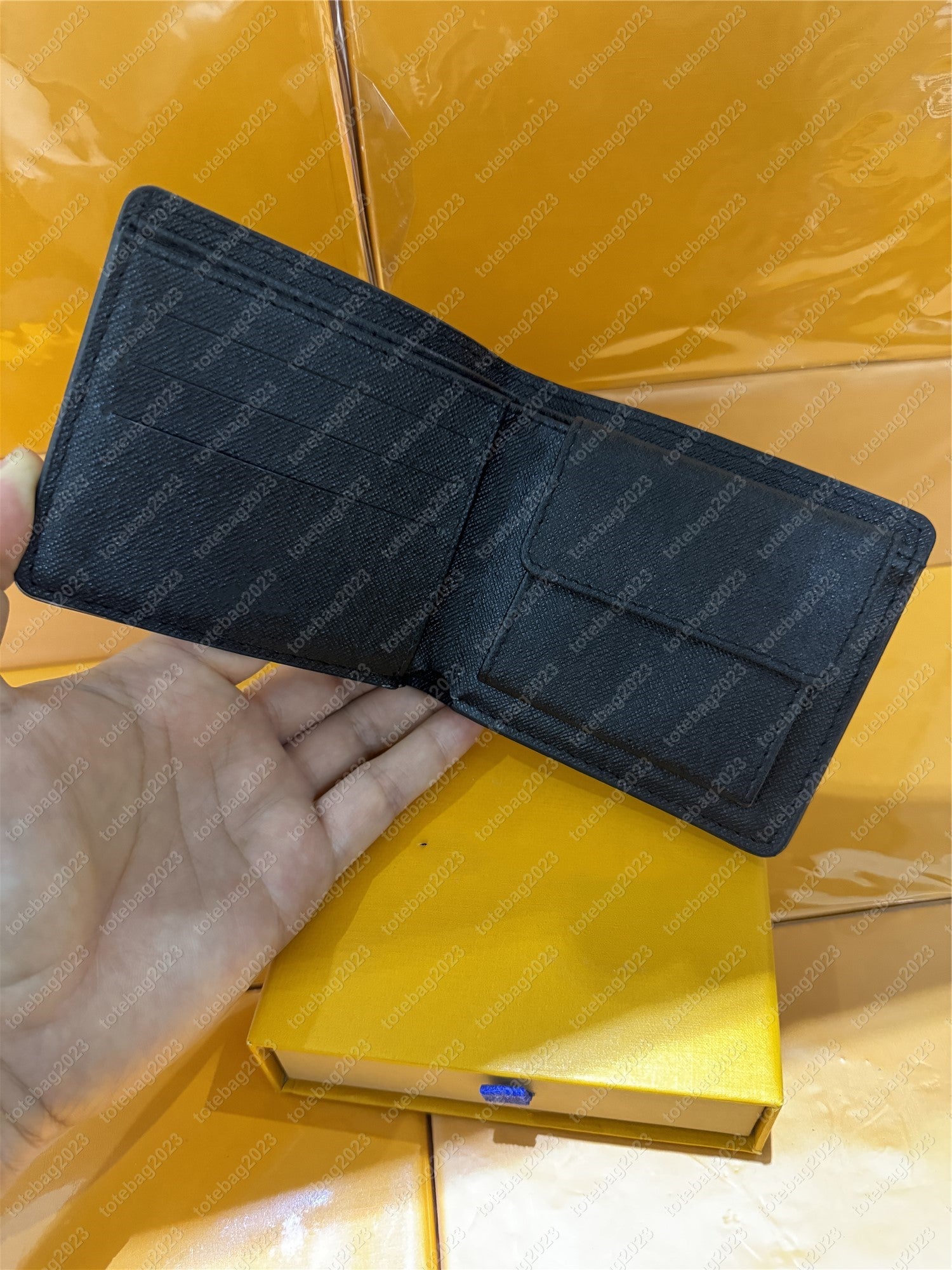 High quality Designers Luxury Genuine Leather Wallets Fashion Designer Wallets Retro Handbag For Men Classic Card Holders Coin Purse Famous AAAA