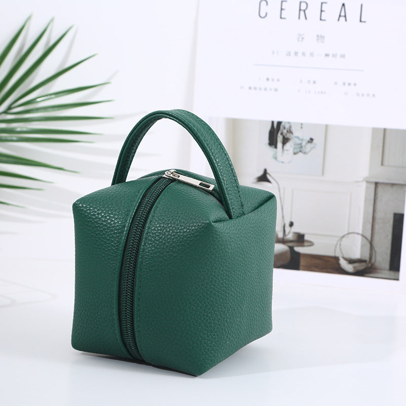 F234M New style portable cosmetic bag large capacity lipstick bag