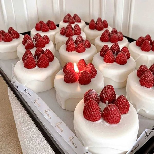 Romantic Handmade Strawberry Cake Fragrance Birthday Decoration Wedding Guests Gift Candles W240813