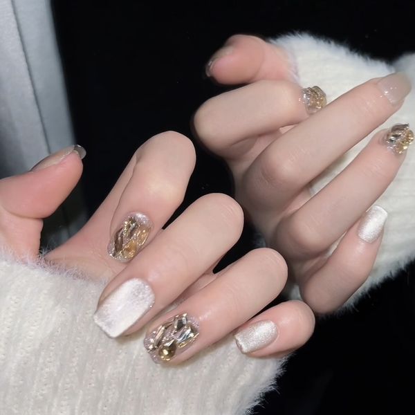 Art Nail Autumn Winter Milk Tea Color Crystal Cat Eye Champagne Diamond Sparkling White Handmade Fashion accessories