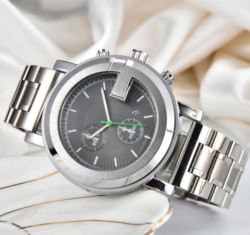 Famous classic designer watch 45mm Luxury Fashion Crystal Diamond Men Women Watches Large dial man quartz clock Gifts