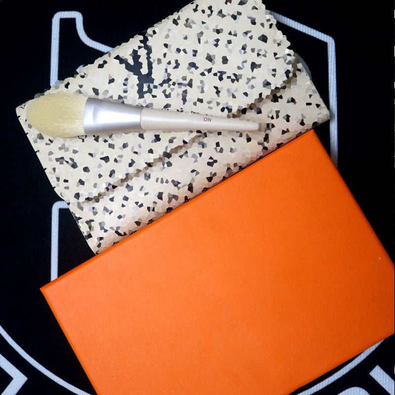 Designer black white Makeup Brush Classic Letter Logo Makeup Brush Makeup Tool 12 Pieces with Storage Bag Gift Box Girl&#039;s Valentine&#039;s Day