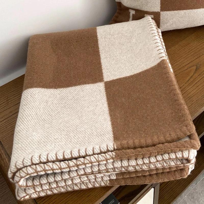 Designer Blankets letter Cashmere Soft Wool Scarf Shawl Portable Warm Sofa Bed Fleece Knitted Throw Blanket