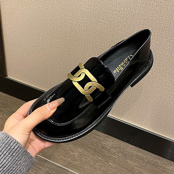 2022 Girls Lolita Shoes JK Small Leather Flats Woman Luxury Chains Charms Loafers Big Toe Oxfords Ladies Muffins Autumn Sneakers