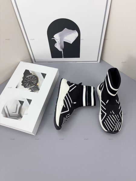 Brand Kids Sock shoes Knitted design baby Short boots size 26-35 Including Cardboard Box White striped jacquard boys girls sneakers