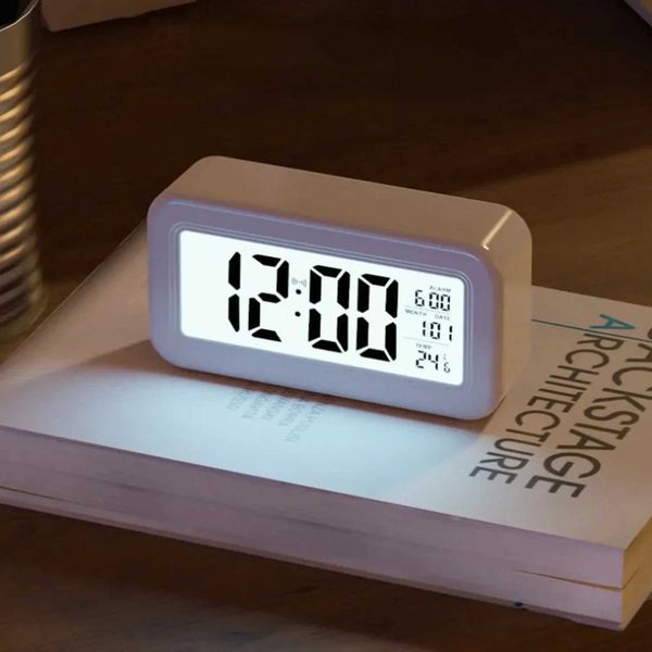 Modern battery powered digital alarm clock with temperature date backlight nap table clock 12-24H te bedside table electronic LCD Y250111