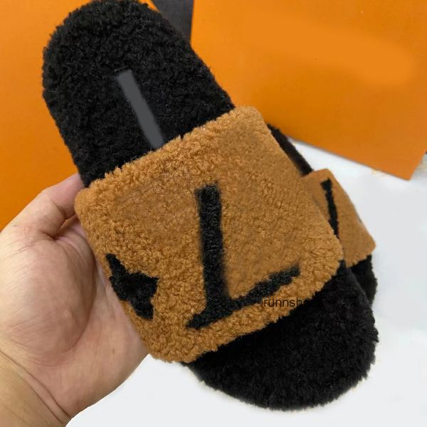Plush Sherpa Flip Flops Female Slides Designer Alphabet Fashion Winter Flat Sandals Solid Color Fuzzy Fluffy Slippers Women Shoes