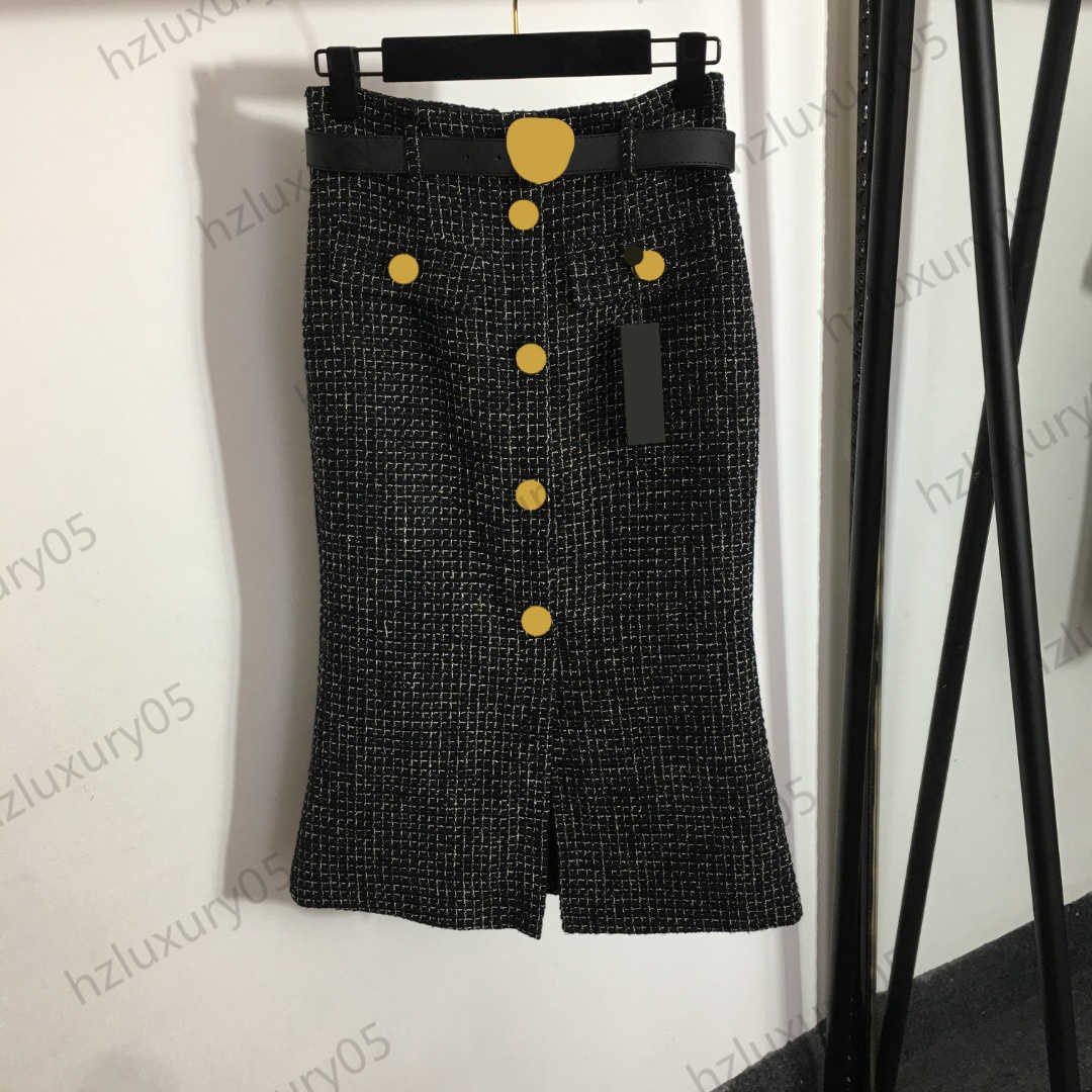Womens Skirts Custom Button Trim Metal Safety Buckle Belt Slim High Waist Skirt Bright Silk Blended Tweed Fabric Slimming Fish Tail Skirt Designer W
