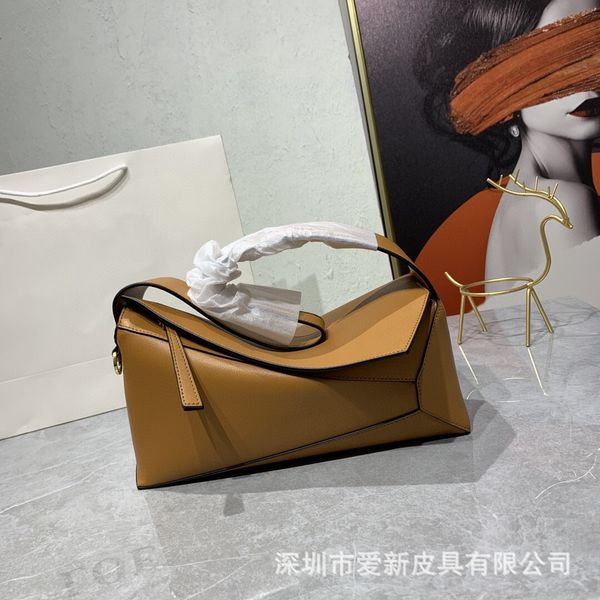 2025New Women&#039;s Pillow, Crossbody Wandering Daifei Wine God 1955 Saddle Underarm Bag, Old Flower Postman Bag