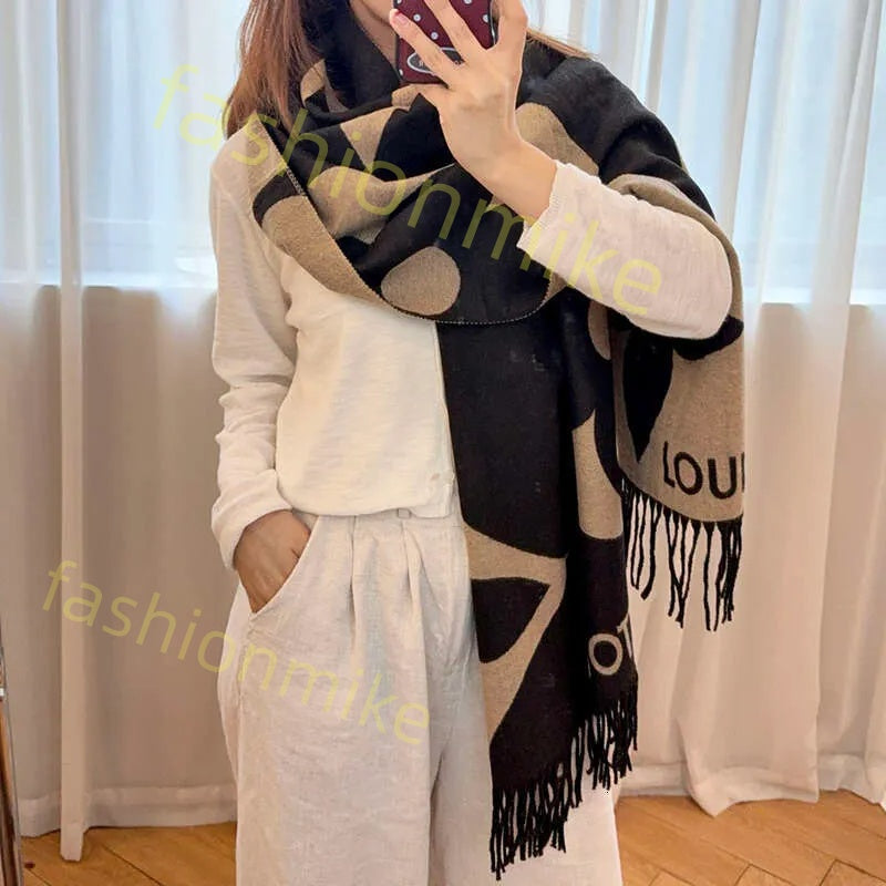 luxury Classic Plaid Women Man Designer Scarf 100% Cashmere Scarves For Winter Warm Womens and mens Long Wraps size 65cm*180cm