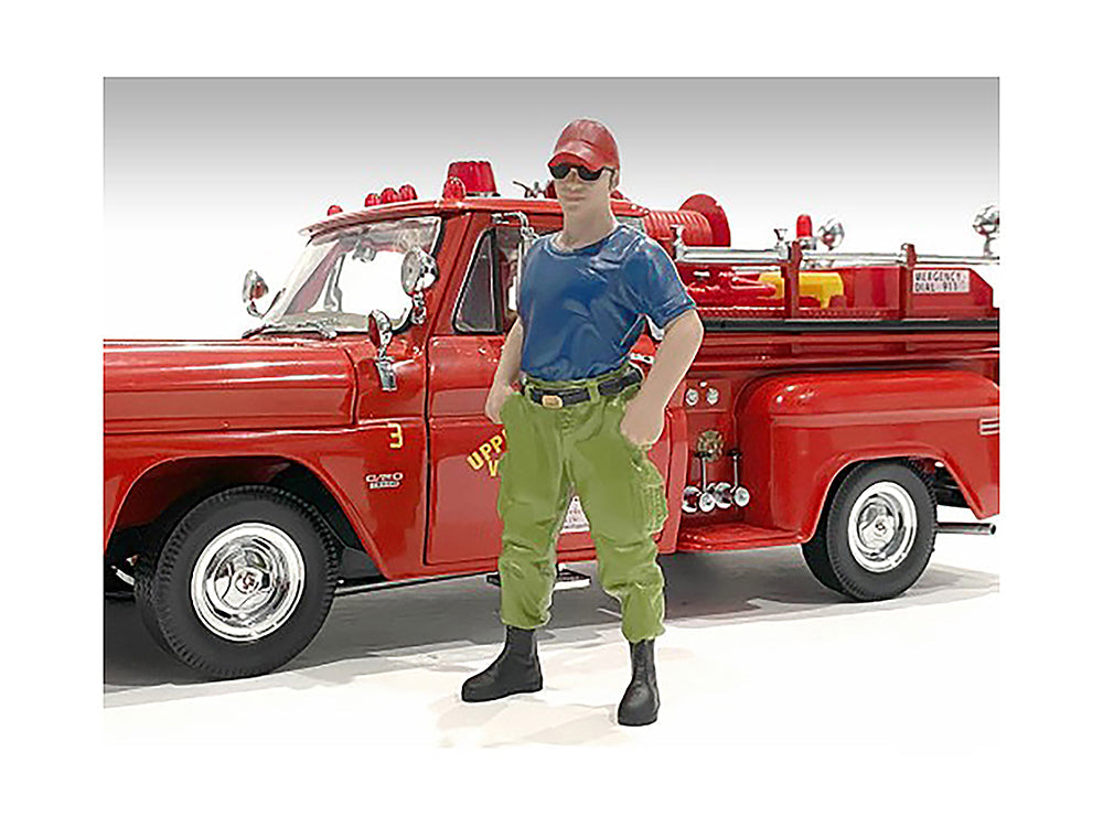"Firefighters" Off Duty Figure for 124 Scale Models by American Diorama