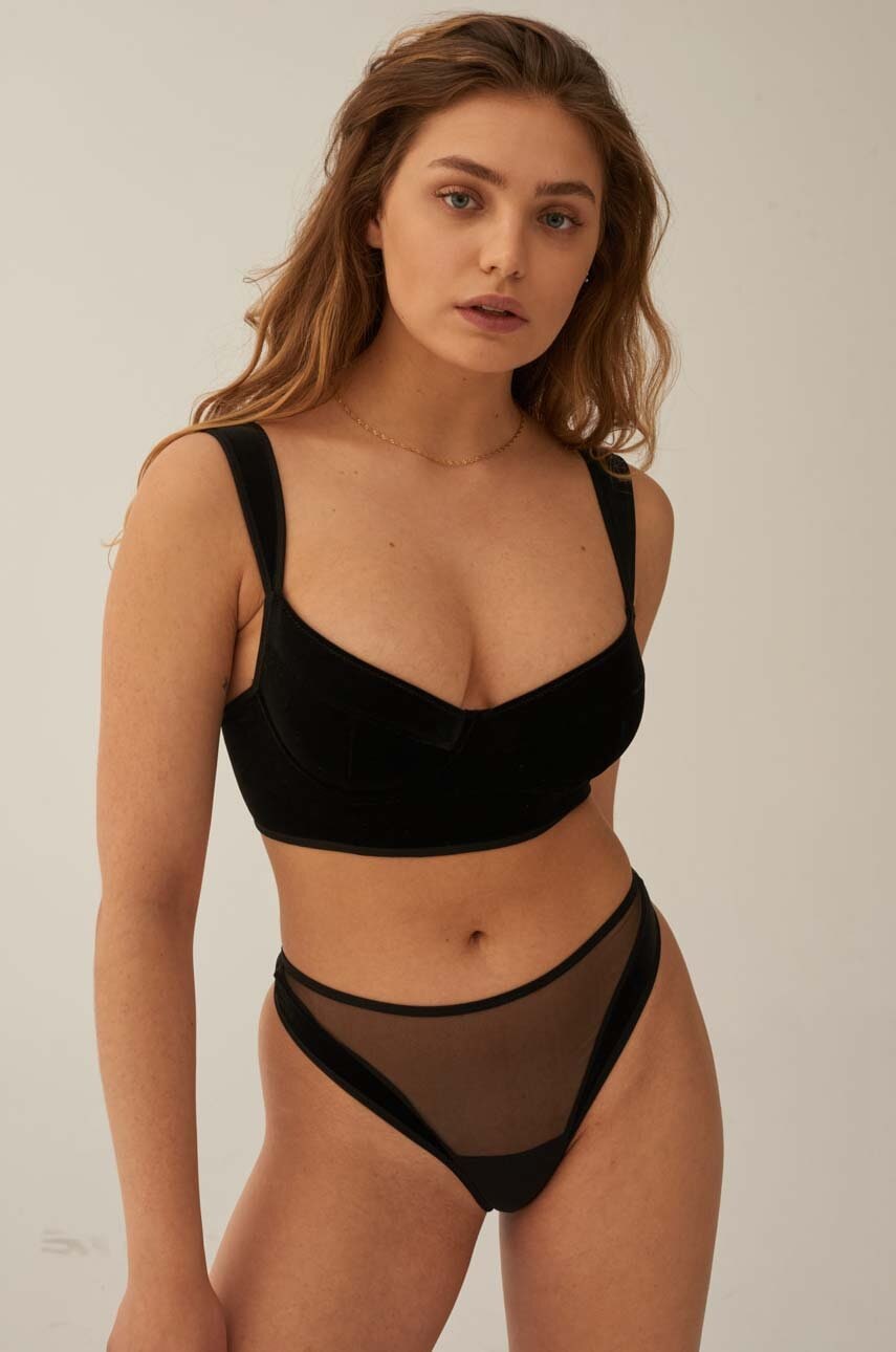 Top Undress Code 464 Strong Attitude Top Black boja: crna