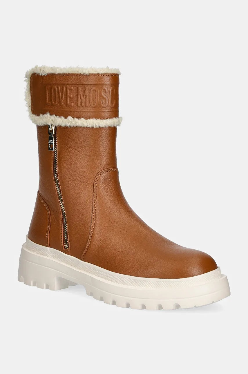 Gležnjače Love Moschino za žene, boja: bež, ravni potplat, sa srednje toplom podstavom, JA24245G0LIC620A