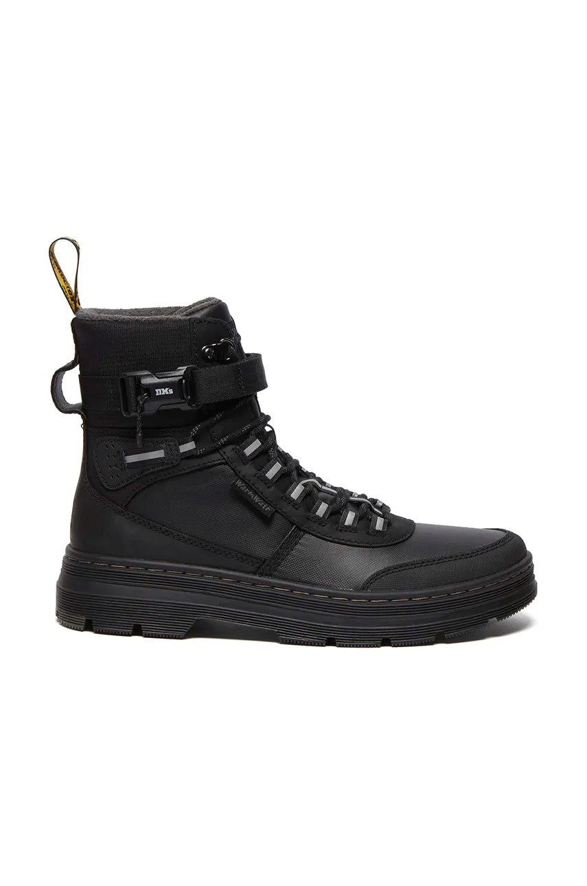 Gležnjače Dr. Martens Combs Tech WX za žene, boja: crna, ravni potplat, s toplom podstavom, DM32103001