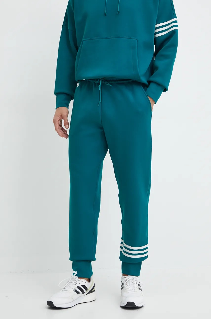 Donji dio trenirke adidas Originals Neuclassics C Pant boja: zelena, s aplikacijom, JF9152