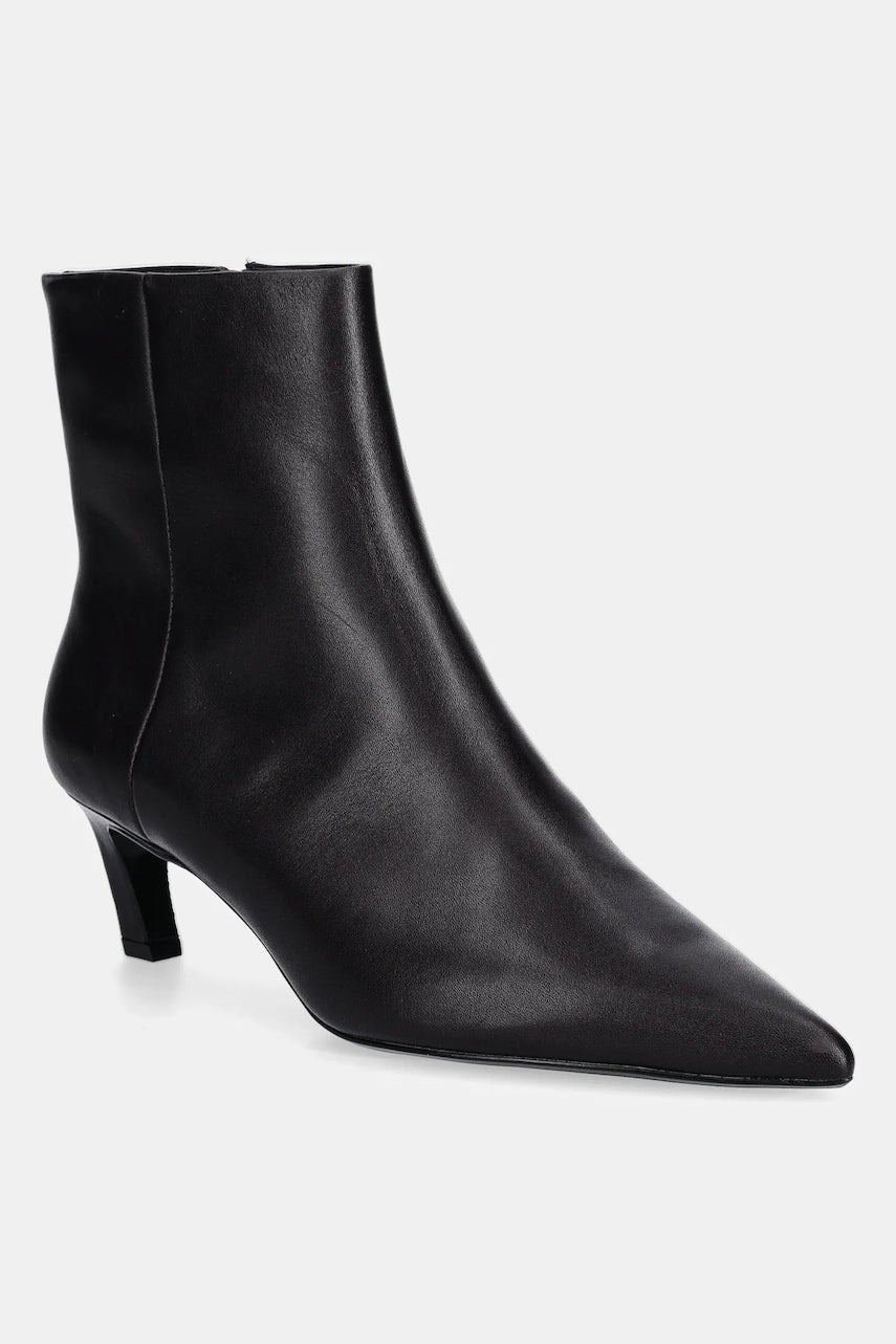 Kožne gležnjače Calvin Klein ESS KITTEN HEEL ANKLE BOOT boja: smeđa, s tankom potpeticom, HW0HW02586