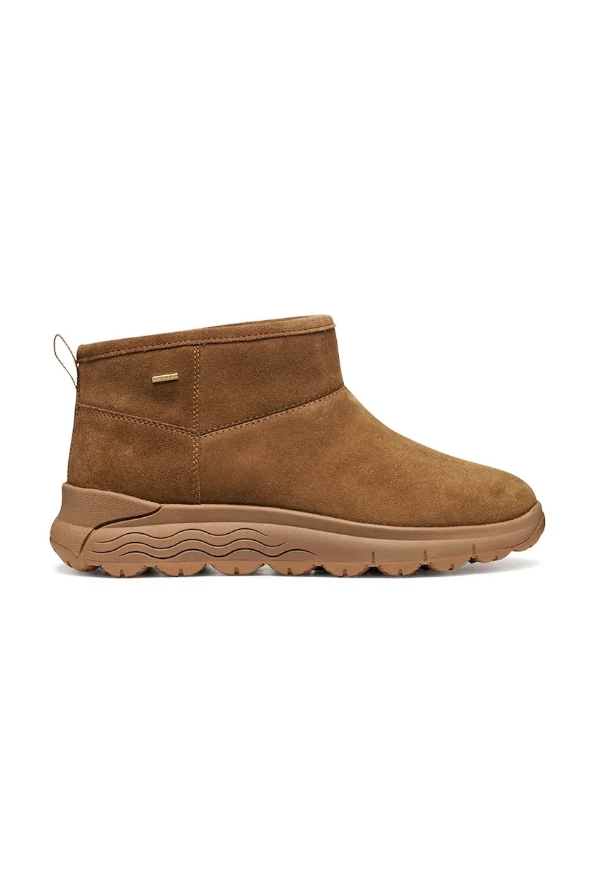 Gležnječe od brušene kože Geox D SPHERICA 4X4 B ABX boja: smeđa, ravni potplat, sa srednje toplom podstavom, D5626B 00022 C6372