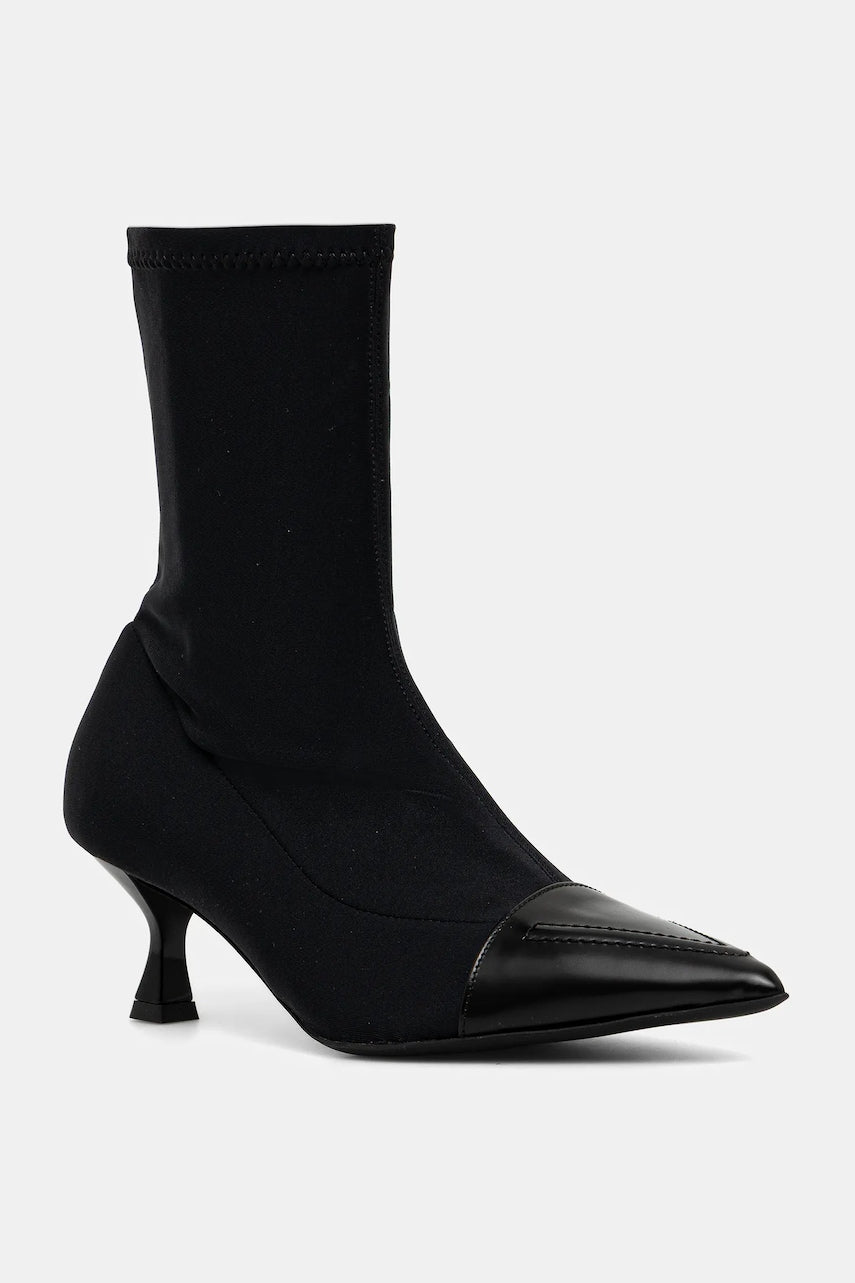 Gležnjače Love Moschino boja: crna, s tankom potpeticom, JA21105G0NIM100A