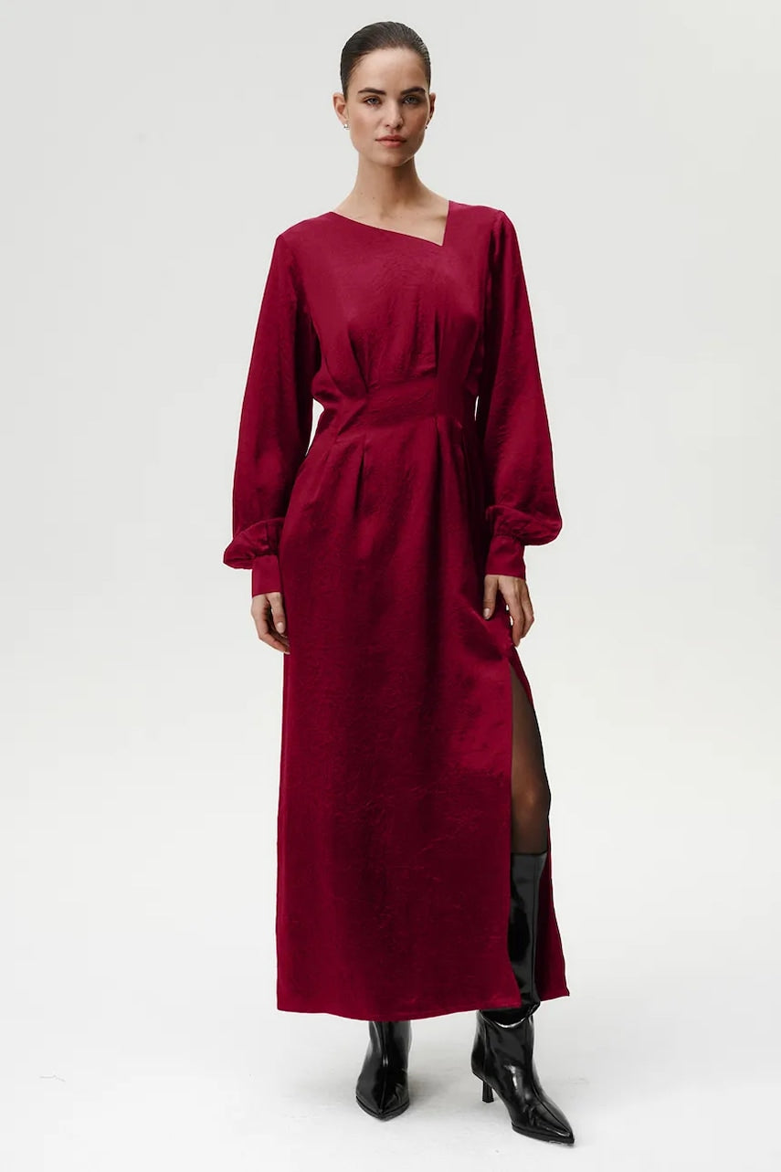 Haljina Undress Code boja: bordo, maxi, ravna, 1080