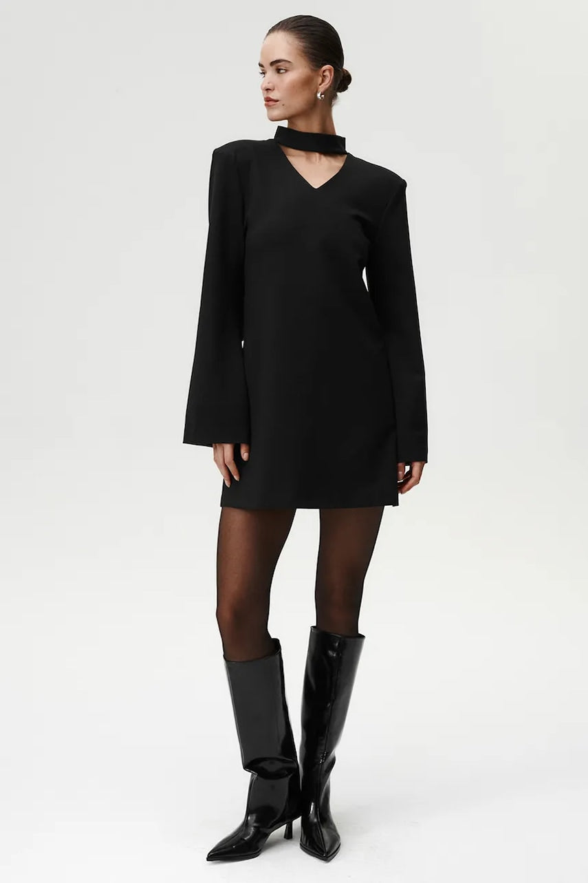 Haljina Undress Code boja: crna, mini, ravna, 1065