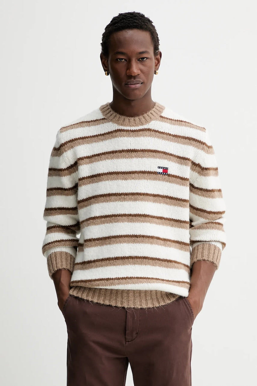 Pulover s dodatkom alpaka vune Tommy Jeans boja: smeđa, tople, DM0DM22109