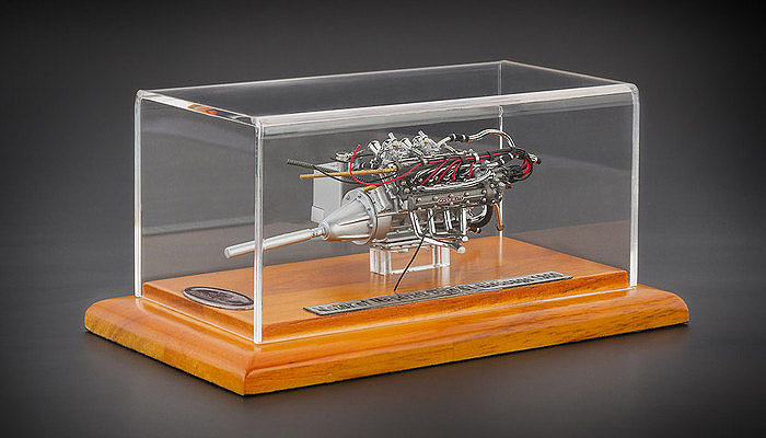 Engine with Display Showcase from 1960 Maserati Tipo 61 Birdcage 1-18 Diecast Model by CMC
