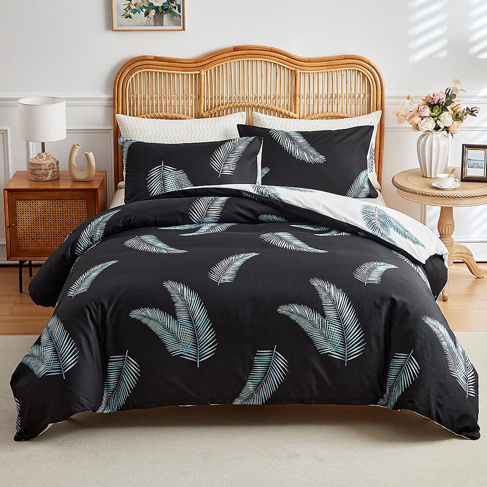 Simplistic Leaf Pattern Skin-Friendly Breathable Comforter Set with Pillowcases, Black - Queen(3 pcs)