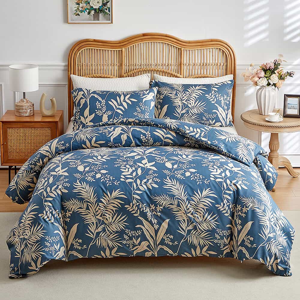 Simplistic Leaf Pattern Skin-Friendly Breathable Comforter Set with Pillowcases, Blue - Queen(3 pcs)