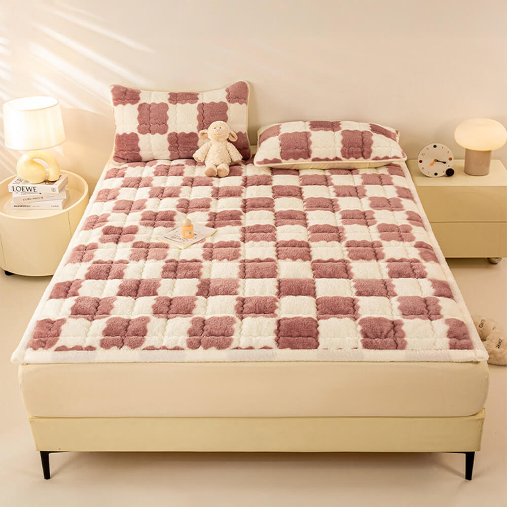 Warm Checkerboard Plush Mattress Topper and Pillowcase, Pink - Pillowcases(2Pcs）