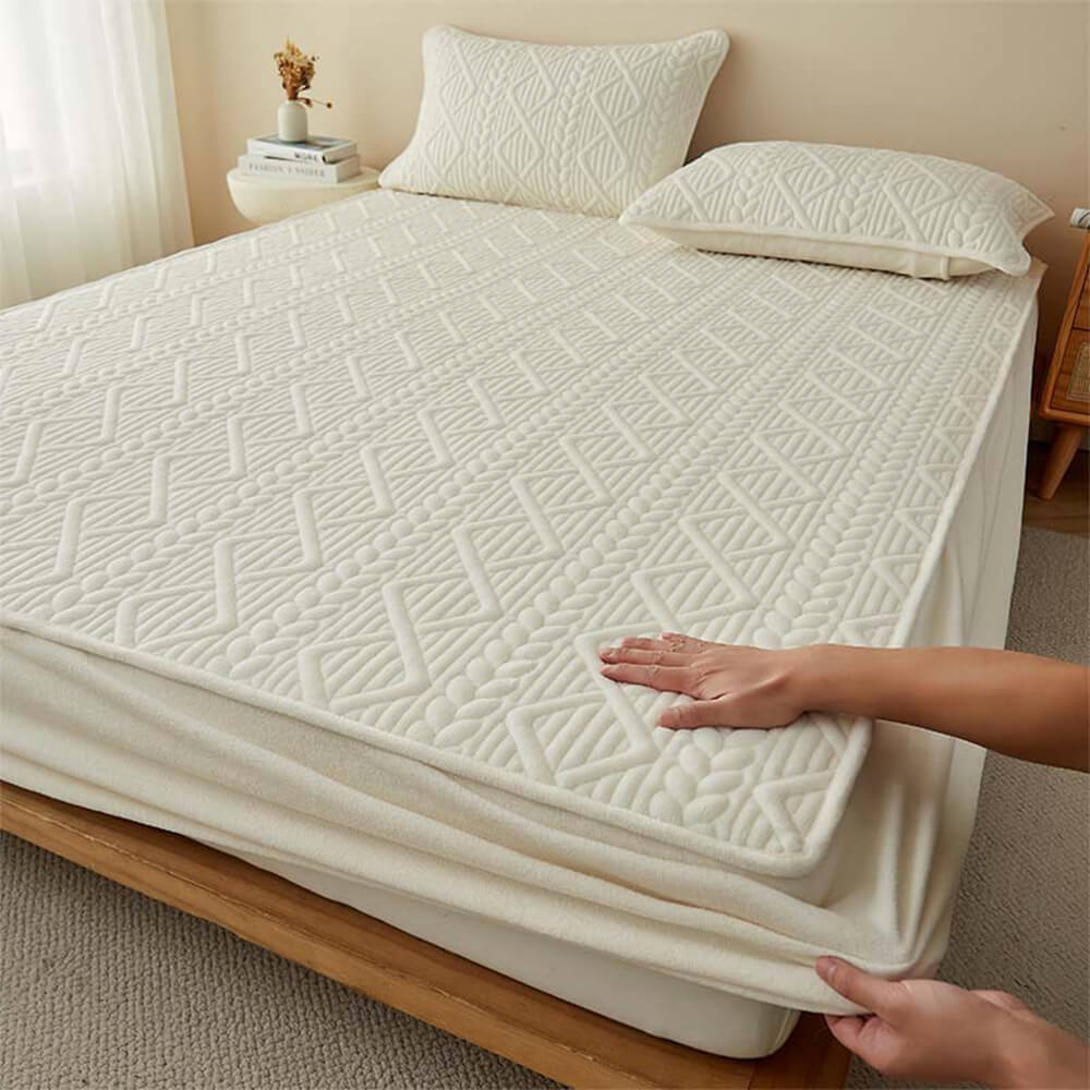 Wheat-Inspired Geometric Padding Quilted Milk Velvet Fitted Sheet Mattress Cover, White - Pillowcase(2Pcs)