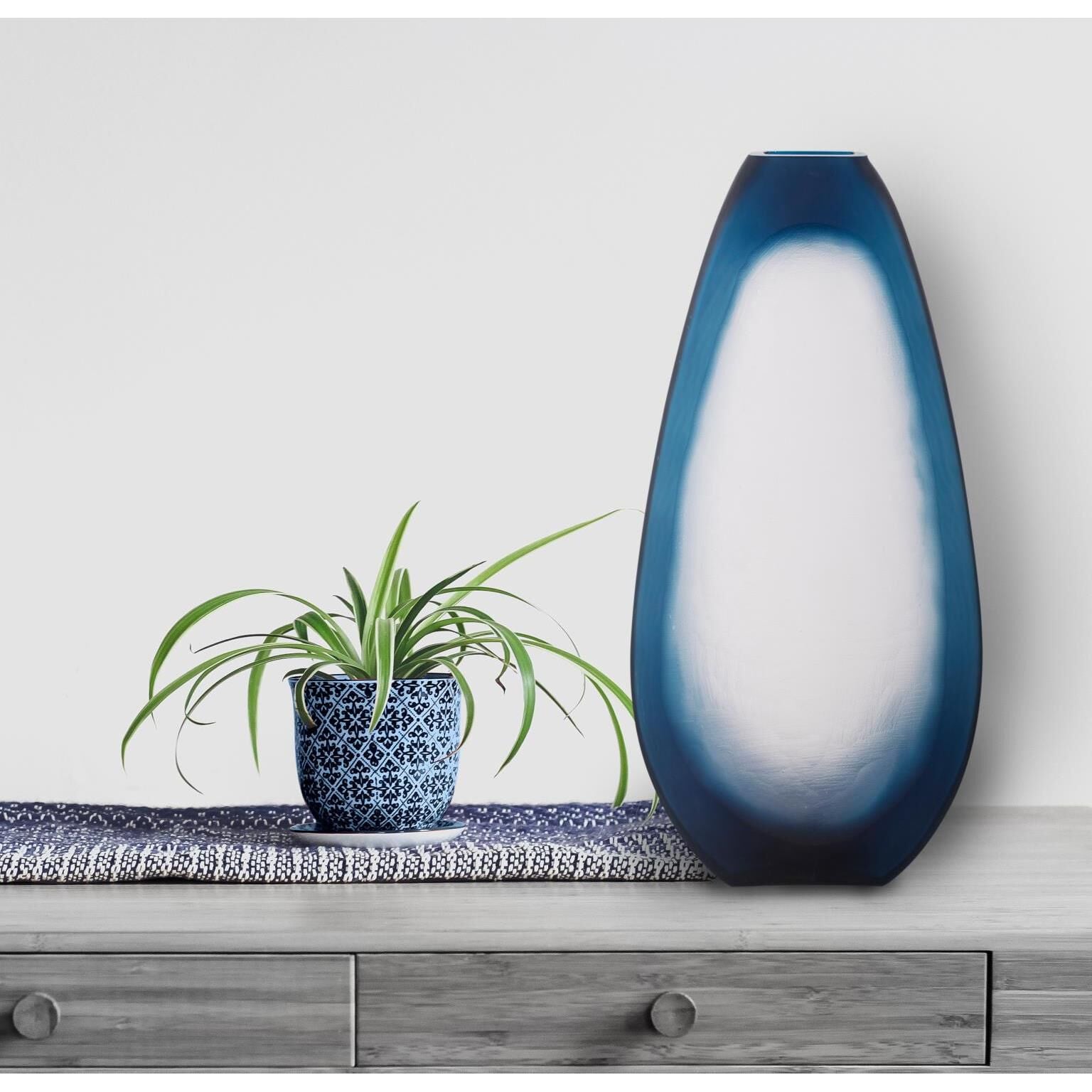 Howard Elliott Collection The Agot Vase-Urn The Agot - 44069 - Modern Contemporary