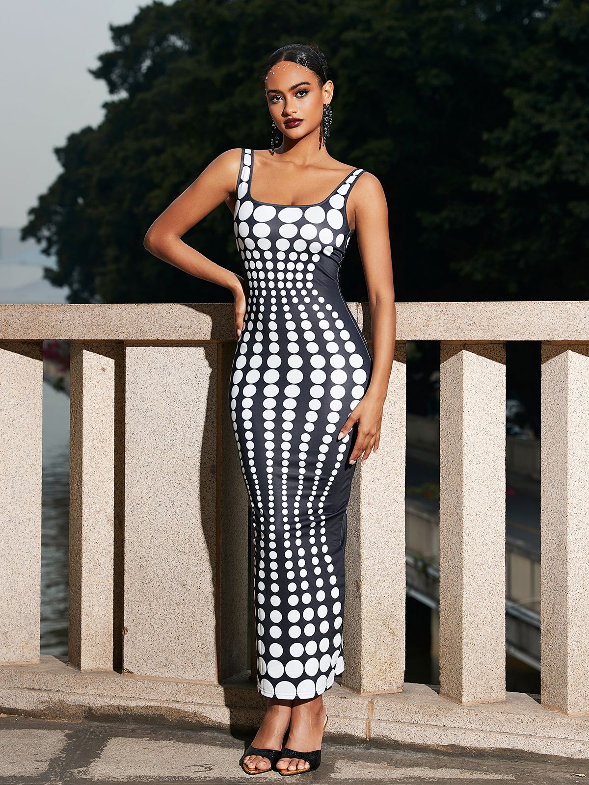 Camellia Black Crystal Flower Choker