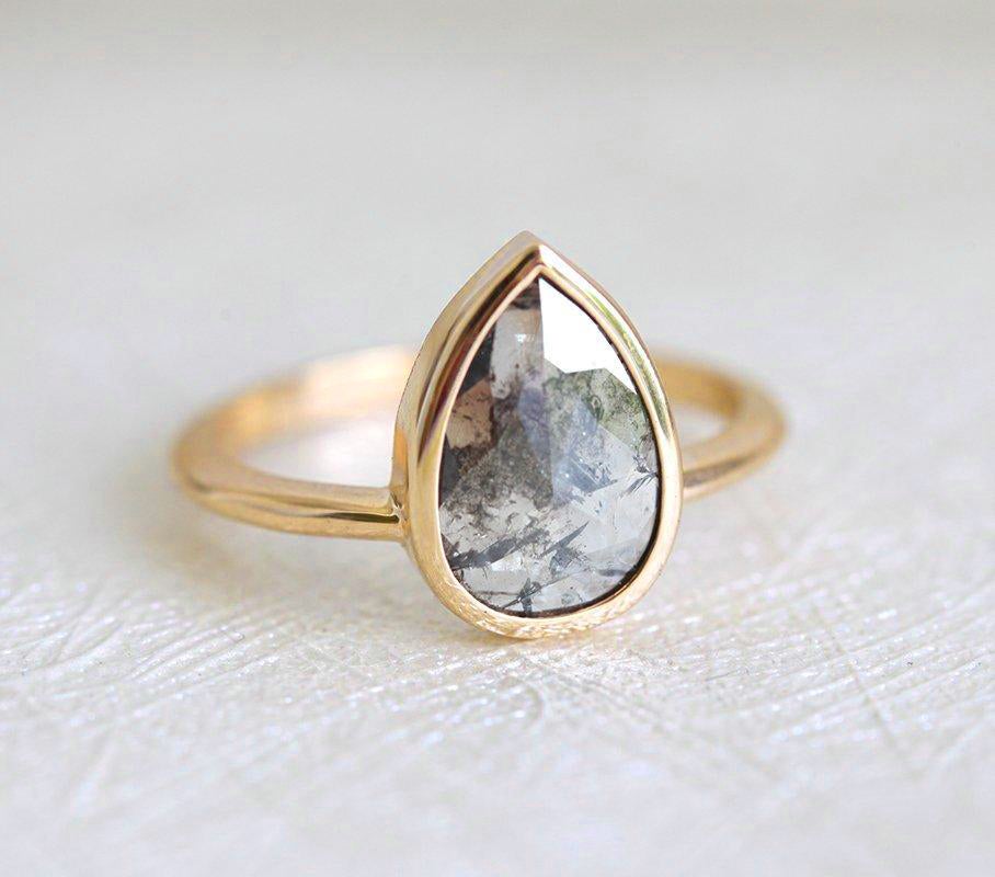 Mabel Salt & Pepper Diamond Ring - 18k yellow gold