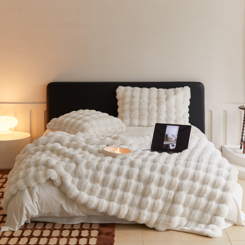 Premium Bubble Double Layer Thickened Faux Rabbit Fur Blanket, White - 78.74*90.55 in