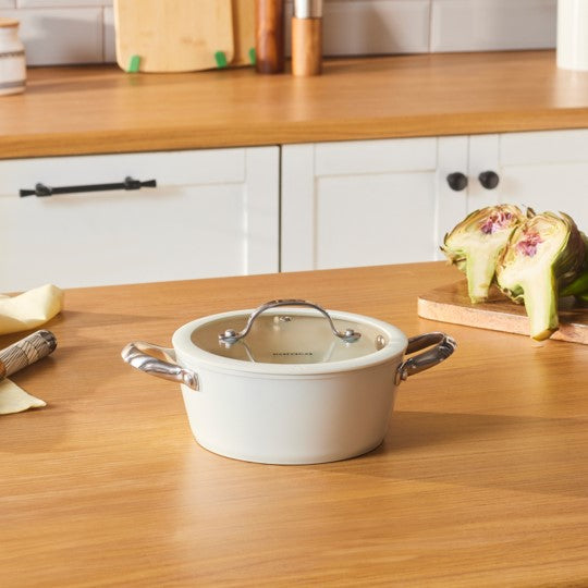 Karaca Swiss Crystal Almond Cream Kasserolle mit Edelstahlgriff 18 cm