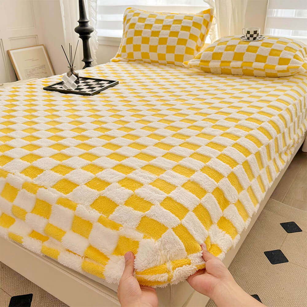 Premium Soft Checkerboard Plush Fitted Sheet Mattress Cover, Yellow and White - Pillowcases（2pcs）