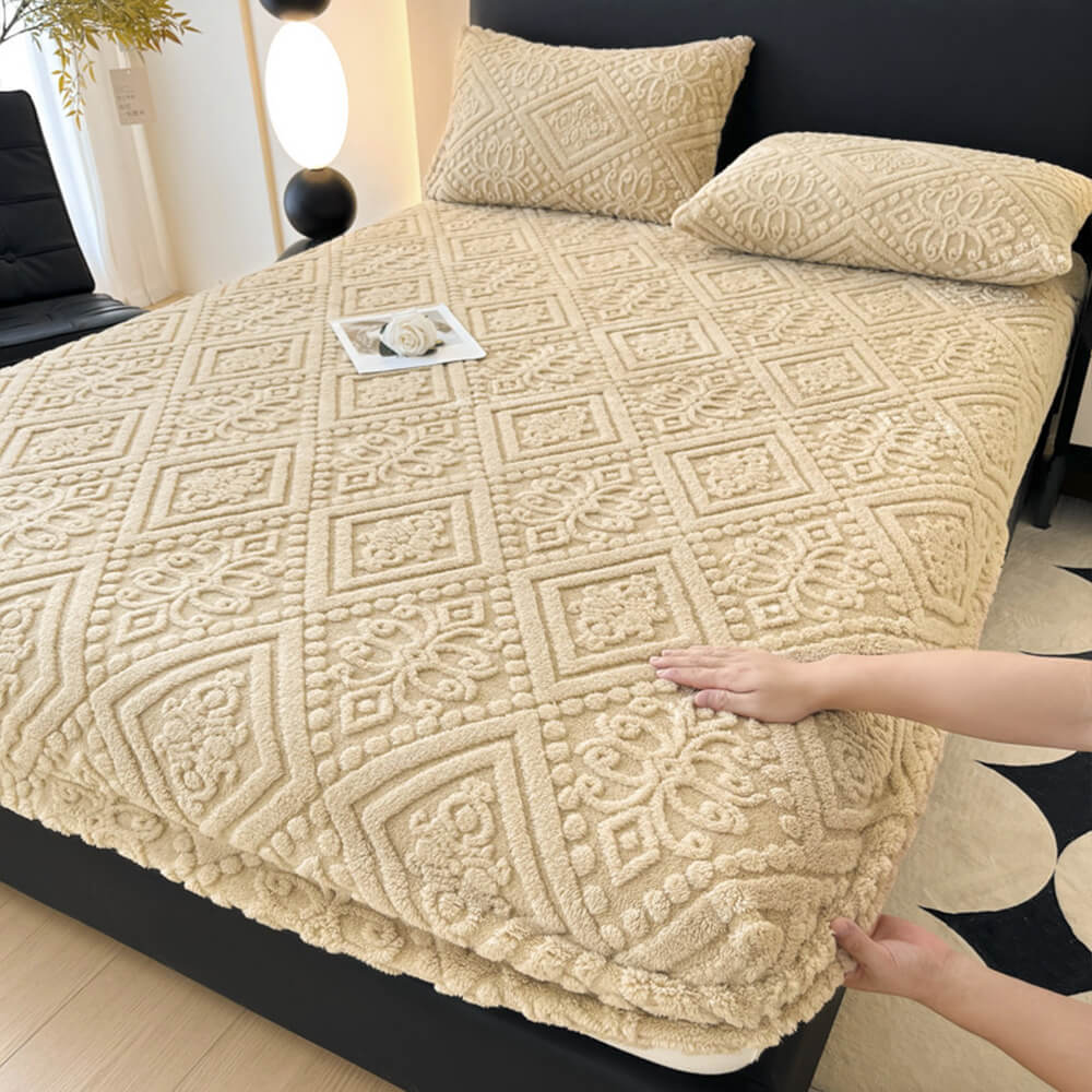 Baroque Style Embossed Warm Milk Velvet Fitted Sheet Mattress Cover, Camel - Pillowcase(1pc)