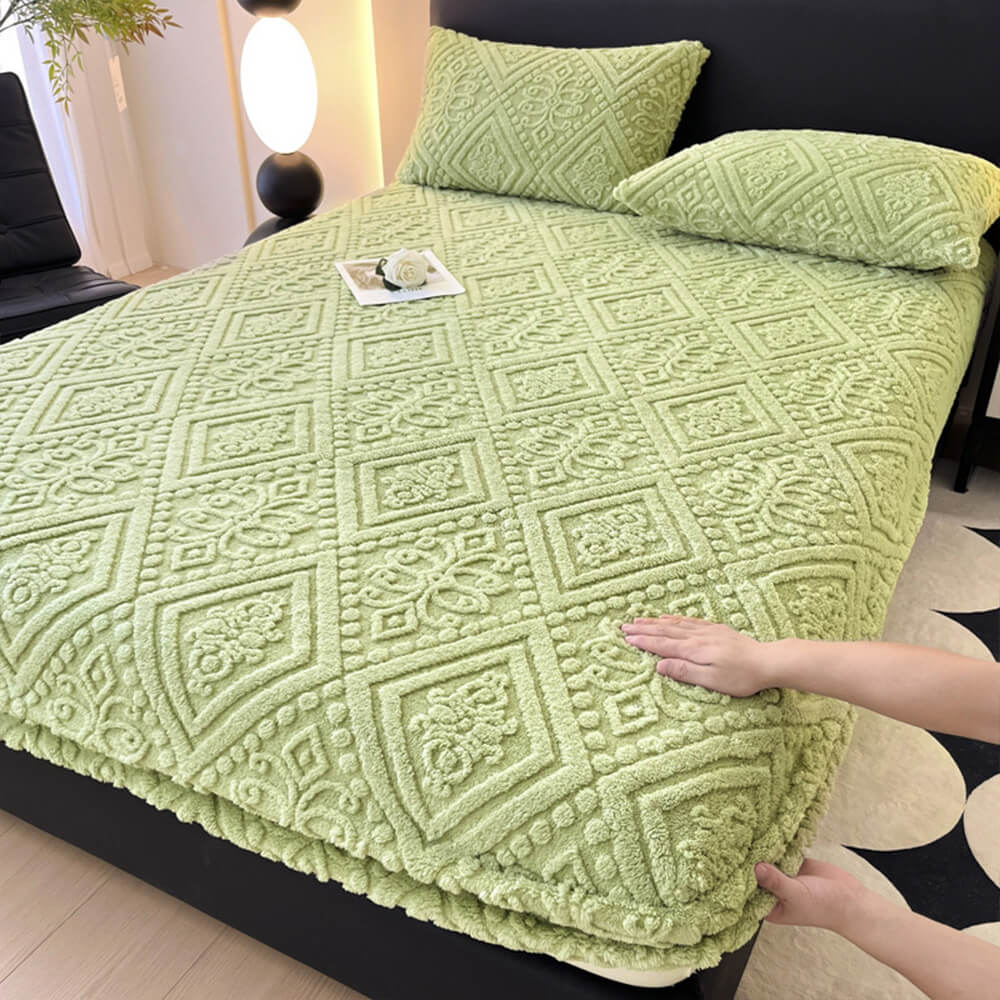 Baroque Style Embossed Warm Milk Velvet Fitted Sheet Mattress Cover, Green - Pillowcase(1pc)