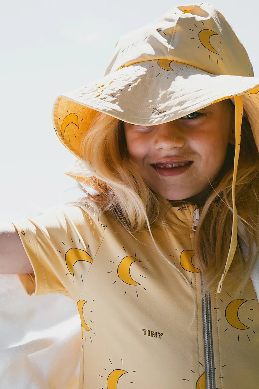 Enodelne otroške kopalke Tinycottons MIDNIGHT SUN SWIMSUIT rumena barva, SS25-268