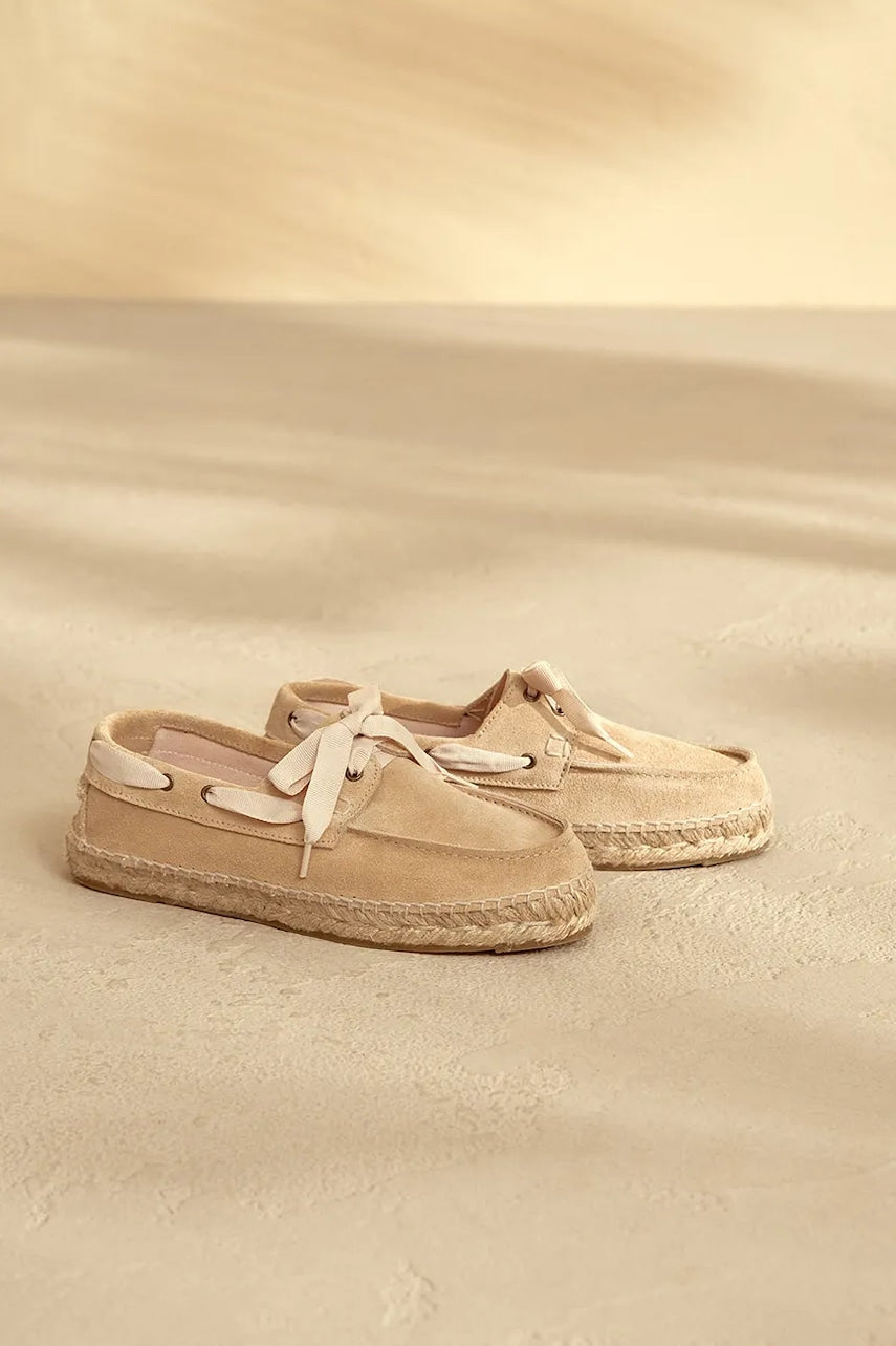 Mokasini iz semiša Manebi Hamptons Boat-Shoes Espadrilles ženski, bež barva, K 1.1 KW