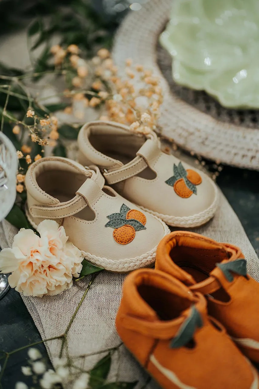 Usnjeni čevlji za dojenčka Donsje Yames Shoes Arancia bež barva, 1041401